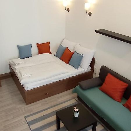 Osvat Apartments Boedapest Buitenkant foto